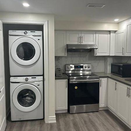 ברמפטון 2 Bedroom Private Apartment With Private Entrance מראה חיצוני תמונה