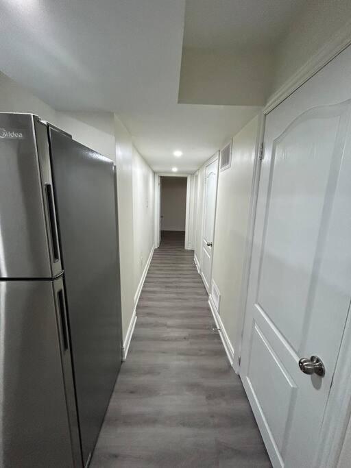 ברמפטון 2 Bedroom Private Apartment With Private Entrance מראה חיצוני תמונה